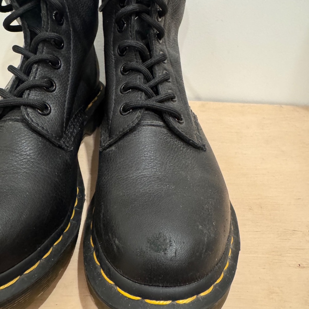 Doc Martens 1460 Women’s Pascal Virginia Leather Boots - Picture 2 of 5